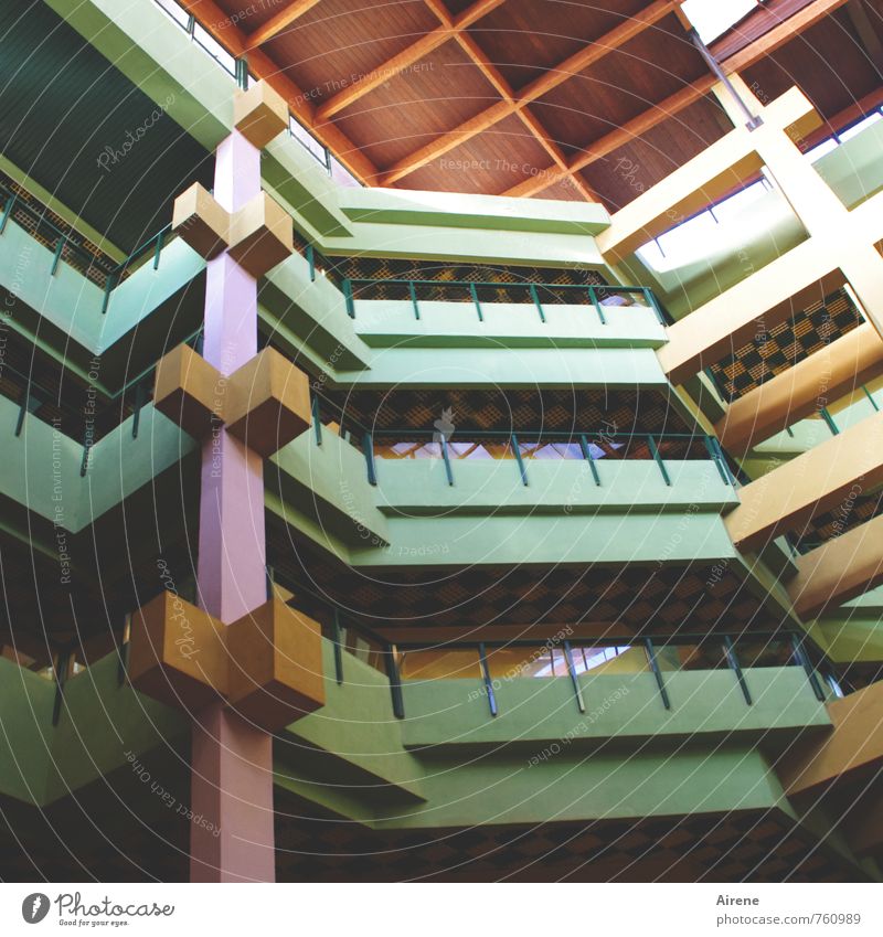 gedeckte Farben Haus Architektur Havanna Kuba Menschenleer Hochhaus Gebäude Fassade Balkon Dach Empore Säule Holzdach Etage oben trocken mehrfarbig grün