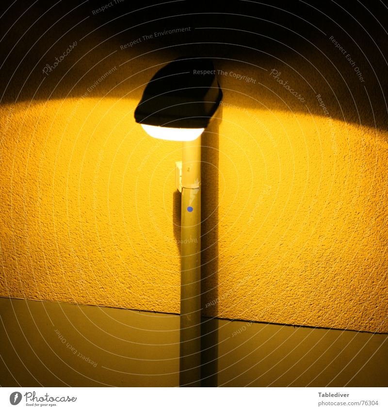 Winterzeit Laterne Lampe Licht Straßenbeleuchtung Wand gelb Lichterscheinung Lichtschein