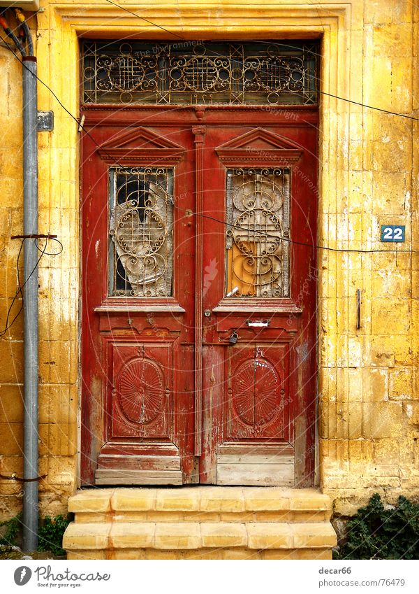 Nr. 22 Nikosia Grunge door doors abandoned decay cyprus turkish texture textures