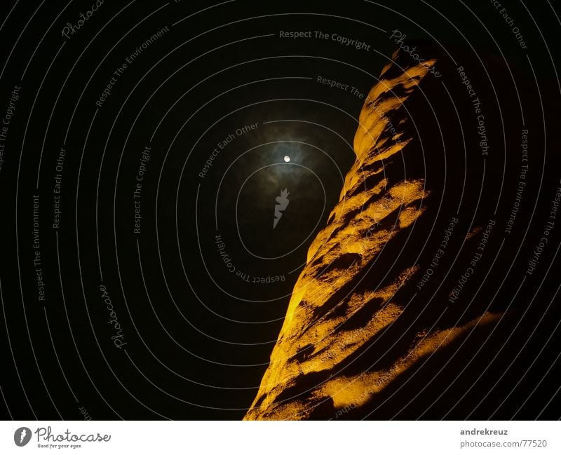 turm zu mond Nacht dunkel Gipfel dünn Thüringen Europa träumen Außenaufnahme Langzeitbelichtung Mond Turm Berge u. Gebirge Schönes Wetter orange dark night Jena