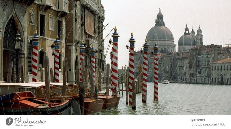 Weh-nee-Dich Venedig Italien Europa Canal Grande Gracht Menschenleer Städtereise Gondel (Boot) Anlegestelle Wasser historisch alt Altstadt Historische Bauten