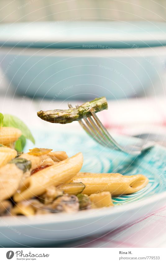 Heute gibt es Pasta Gemüse Teigwaren Backwaren Ernährung Vegetarische Ernährung Italienische Küche Teller Schalen & Schüsseln Gabel hell lecker genießen Spargel