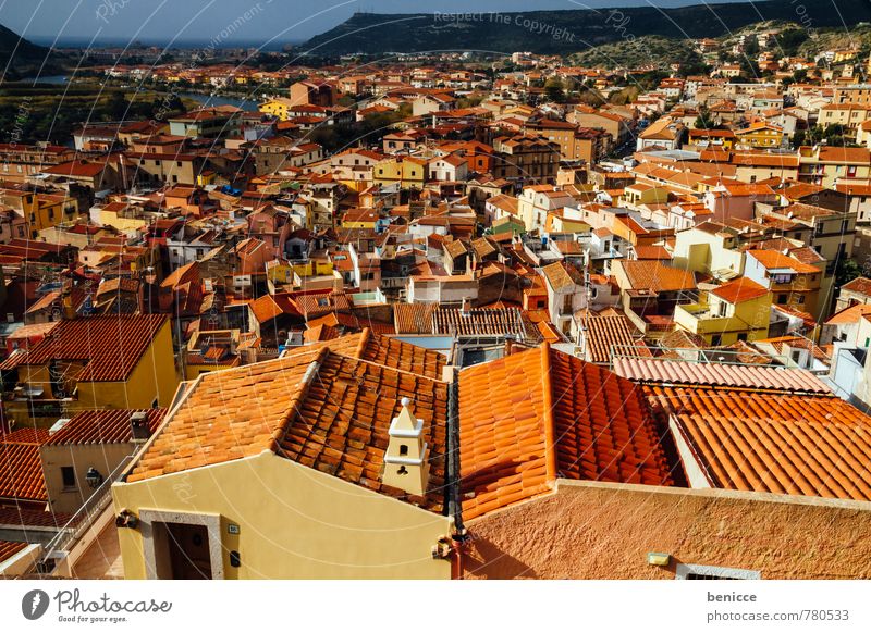 Bosa Stadt Dach Italien Altstadt Sardinien Ferien & Urlaub & Reisen Reisefotografie Sonne Sonnenstrahlen Holzschindel Vogelperspektive Haus Panorama (Aussicht)