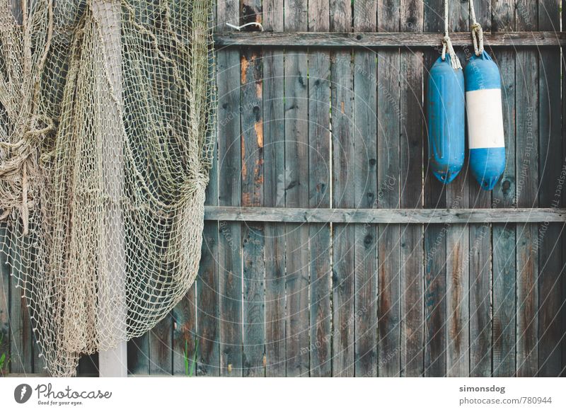 fishing Mauer Wand Idylle Ferien & Urlaub & Reisen Fischereiwirtschaft Fischernetz Netz Boje Holzwand blau verwittert Zaun Sichtschutz Angeln Kanada