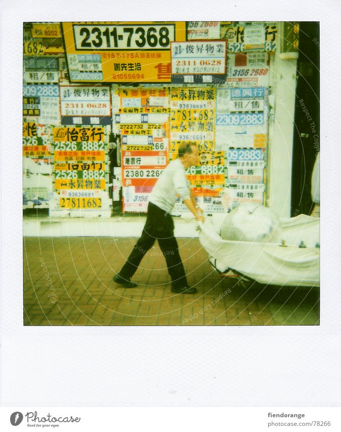 chinese step Hongkong Mann schreiten Karre Eindruck Schilder & Markierungen Leben kantonesisch Polaroid Alltagsfotografie