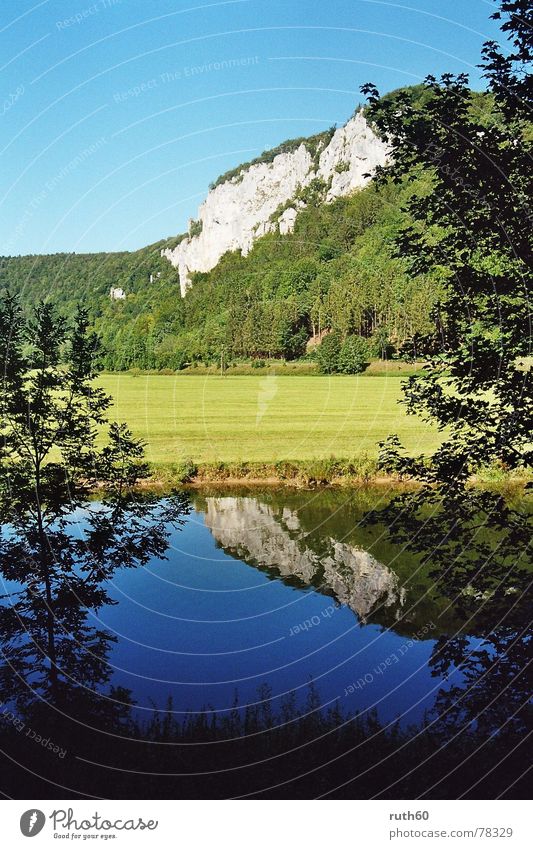 Obere Donau Reflexion & Spiegelung Sommer Fluss Wasser Felsen Natur blau