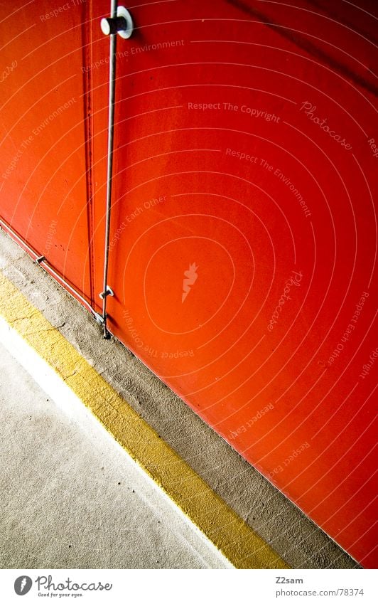 weniger ist mehr Beton Teer abstrakt gelb rot Verlauf Draht kreuzen Physik mehrfarbig einfach Stil graphisch Linie orange Seil Nervosität Wärme Farbe