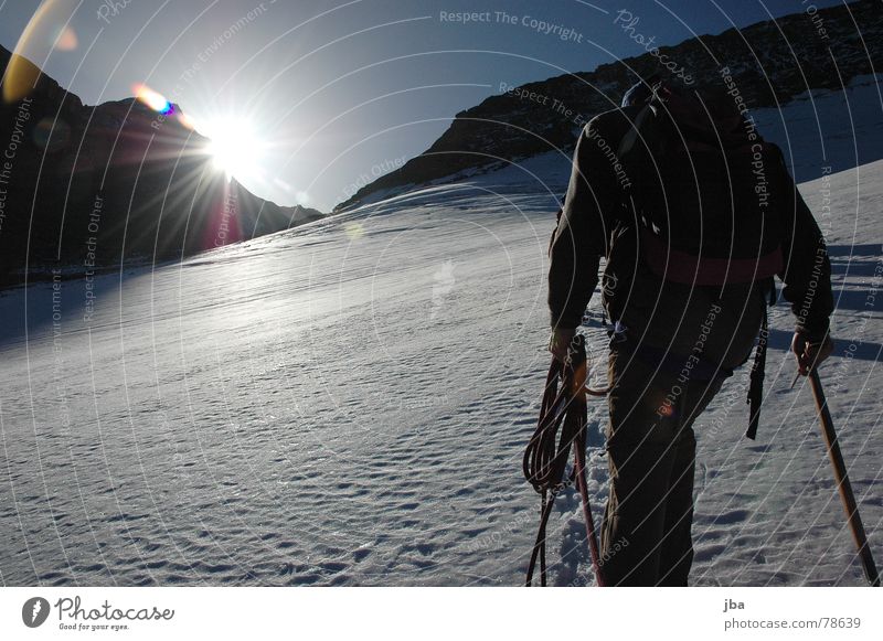der Aufstieg Rucksack Beleuchtung wandern frisch Morgen Bergsteigen Gletscher gehen Spuren Vertrauen schön Glacier Nationalpark Seilschaft kalt Winter