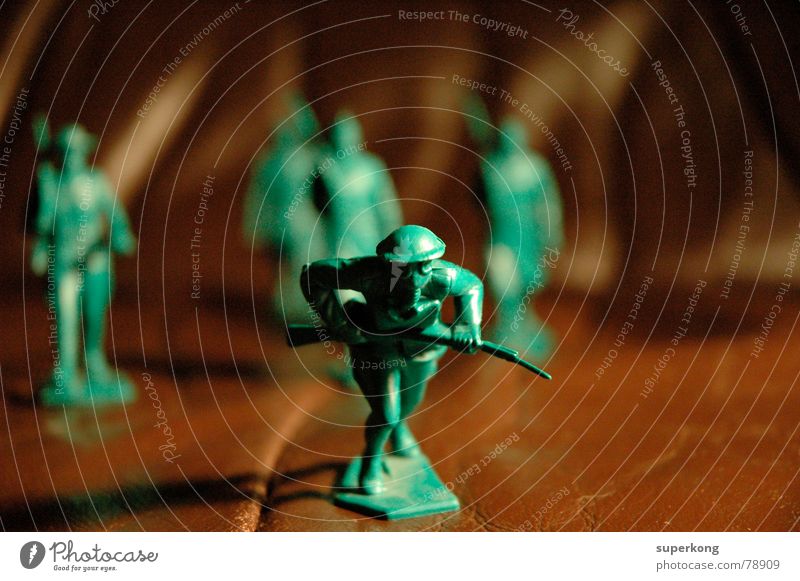 004 Soldat Krieg grün braun Leder Wehrdienst Kriegsgott Spielzeug Krieger Kunst Kunsthandwerk kriegstrompete Hass zinnsoldaten Mars dienst am vaterland