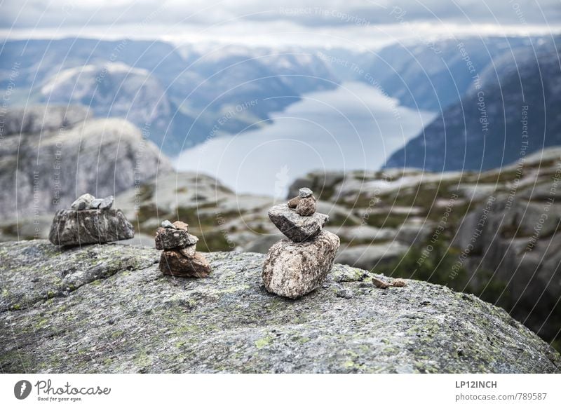 N O R W A Y - Männchen - XVIII Ferien & Urlaub & Reisen Tourismus Ausflug Abenteuer Ferne Berge u. Gebirge wandern Wolken Felsen Fjord Lysefjord Norwegen
