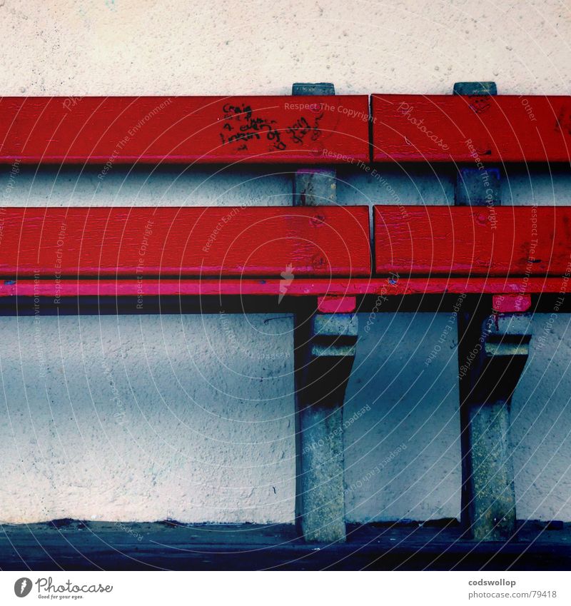 craig is a nutter Filzstift rot Wand Graffiti Wandmalereien Möbel Haushalt kunstpause Bank blau Schatten sitzen