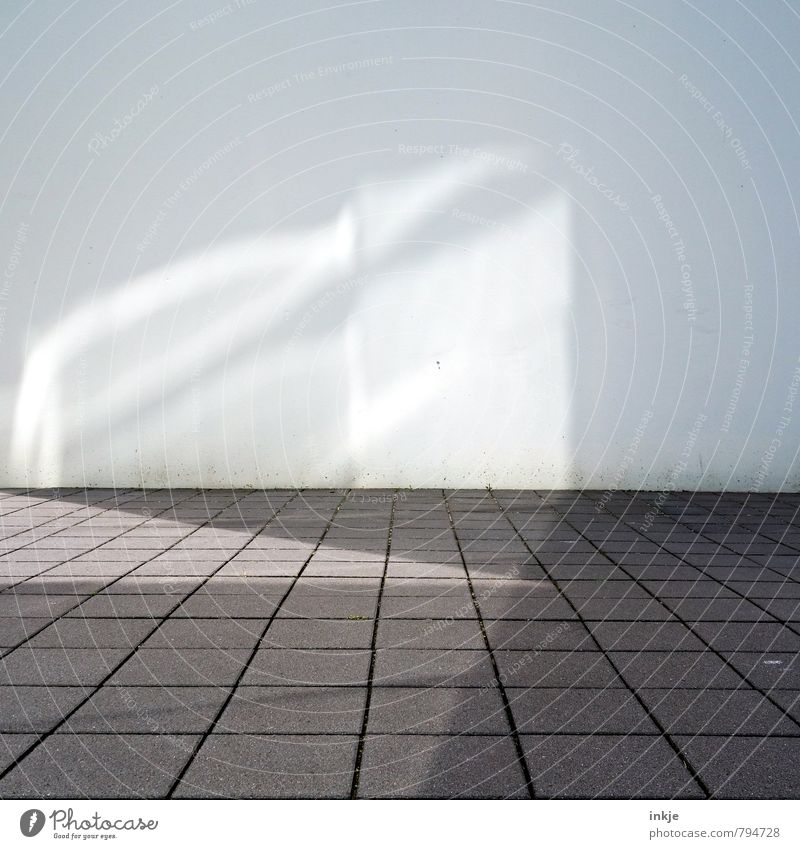 Hannover Stadt Stadtzentrum Menschenleer Mauer Wand Fassade Fußweg hell Reflexion & Spiegelung an der wand Lichteffekt Lichterscheinung Lichtspiel Fenster