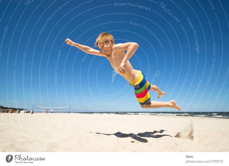 Luftsprung Lebensfreude :500: Ferien & Urlaub & Reisen Tourismus Ausflug Freiheit Sommer Sommerurlaub Sonne Strand Meer Kind Junge Kindheit 1 Mensch 8-13 Jahre