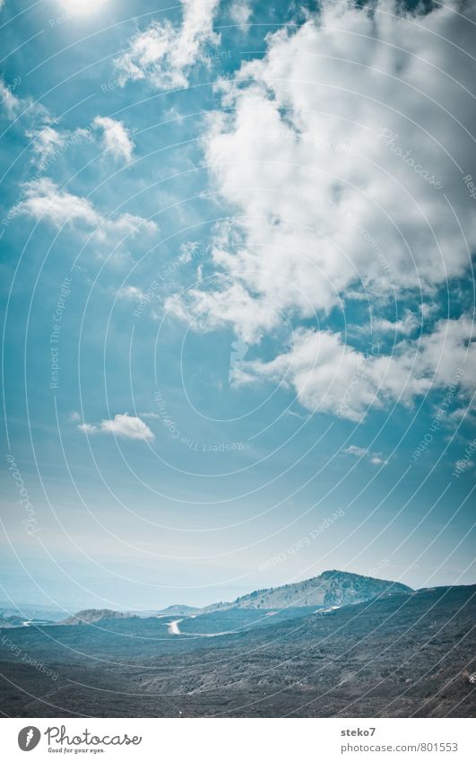 Blick vom Ätna Himmel Wolken Felsen Berge u. Gebirge Vulkan blau schwarz weiß Freiheit Horizont Ferne Sizilien Gedeckte Farben Außenaufnahme Menschenleer
