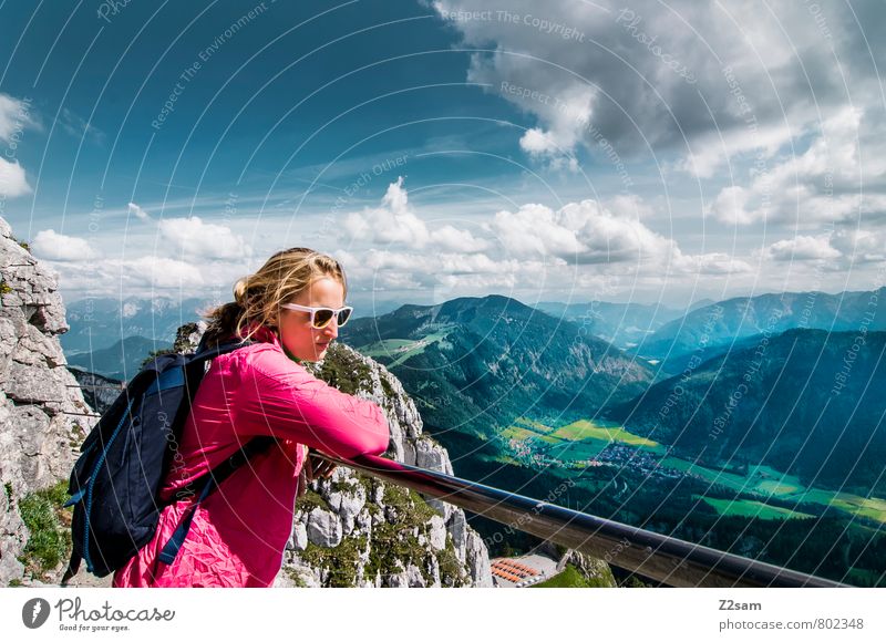 Erholung pur Lifestyle Ferien & Urlaub & Reisen Tourismus Ausflug Sommer Sommerurlaub Berge u. Gebirge wandern Klettern Bergsteigen feminin Junger Mann