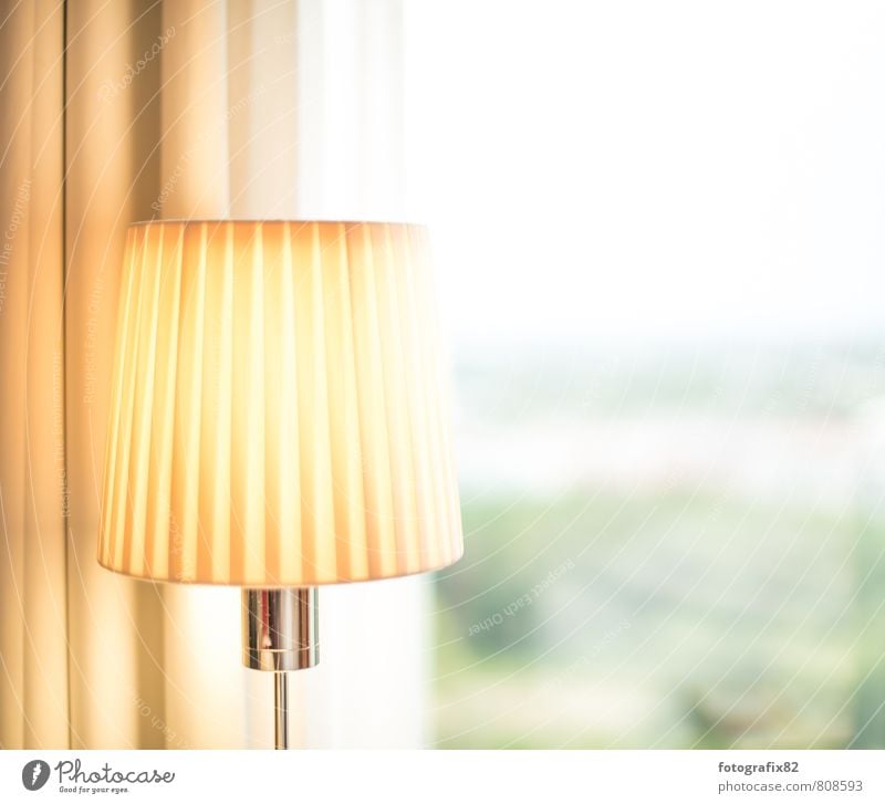 ich lass für dich das licht an. Stadtzentrum hell Lampe Blick nach vorn Leselampe Hotelzimmer Erkenntnis Ferne Aussicht Vorhang Beleuchtung gelb Gelbstich