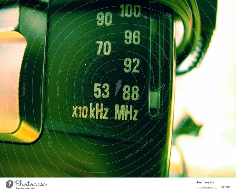 88 MHz Frequenz Ziffern & Zahlen Makroaufnahme Nahaufnahme Raio kaz