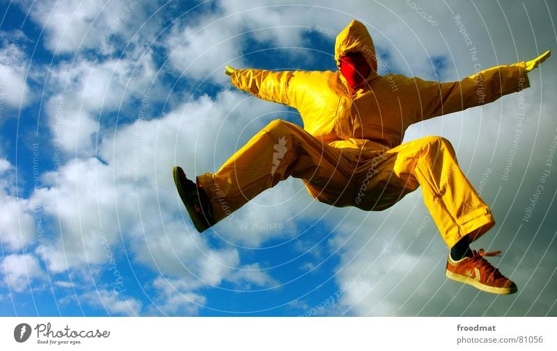 gelb™ - in der Luft grau grau-gelb Anzug rot Gummi Kunst dumm sinnlos ungefährlich verrückt lustig Freude springen Kunsthandwerk froodmat Maske Surrealismus