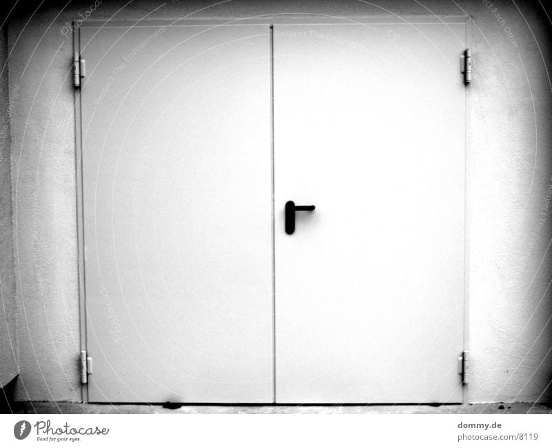 EXIT 2 Ausgang Architektur Tür Schwarzweißfoto exit kaz