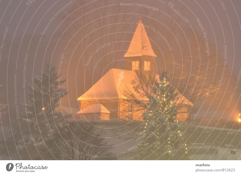 Weihnachtliche Dorfkirche Bildung Pfarrkirche Geistlicher Kirche Dienstleistungsgewerbe Feierabend Uhr Nachthimmel Winter schlechtes Wetter Eis Frost Schnee