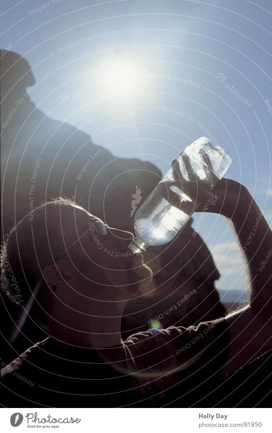 DURST!!! Sommer Gegenlicht trinken verdursten Nationalpark grell Mann Sonne Durst Flasche Wasser Kopf Wüste warme jahreszeit