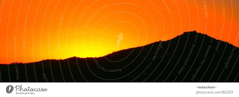 spanish sunset Spanien Sonnenuntergang gelb rot schwarz mehrfarbig Romantik knallig schön träumen Gedanke Denken Berge u. Gebirge Himmelskörper & Weltall Sommer