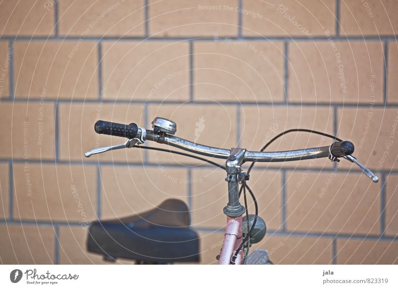 fahrrad Gebäude Mauer Wand Fassade Fahrrad Lenker Fahrradsattel ästhetisch Farbfoto Außenaufnahme Menschenleer Textfreiraum oben Tag