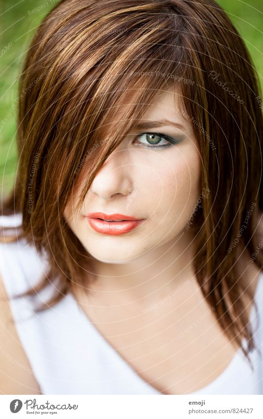 hi feminin Junge Frau Jugendliche Gesicht 1 Mensch 18-30 Jahre Erwachsene Haare & Frisuren brünett schön Schminke Farbfoto Außenaufnahme Nahaufnahme Tag