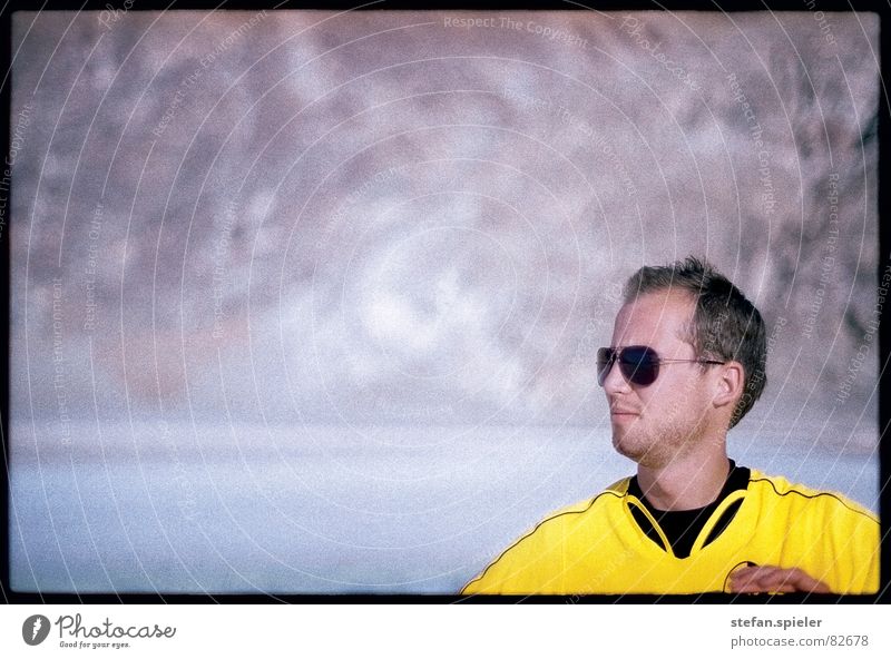 in der wüste Bad Water mehrere Death Valley National Park Kalifornien heiß Salzsee Porträt Sonnenbrille Wind Physik trocken beige Wärme Sonnenbad Ödland Windböe