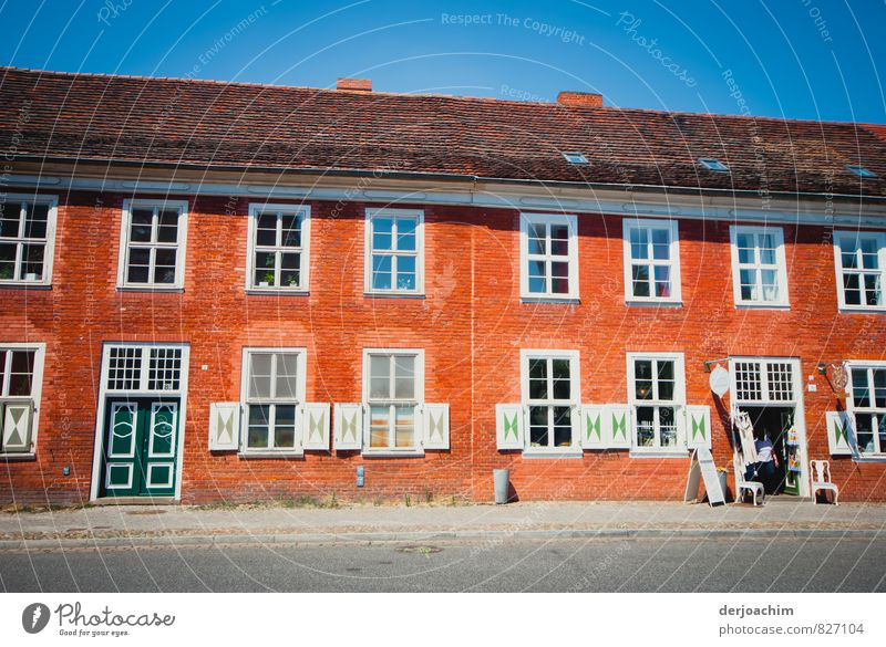Flaniermeile, Backsteinhäuser unverputzt mit weißen Fugen und Fensterläden, Gebaut 1734 - 1742.   "Potsdam" Ausflug Traumhaus Sommer Schönes Wetter Haus