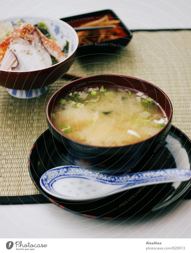 Misosüppchen Lebensmittel Fisch Meeresfrüchte Gemüse Salat Salatbeilage Suppe Eintopf Misosuppe Sojasauce Krabbenfleisch Japan Ernährung Abendessen Sushi