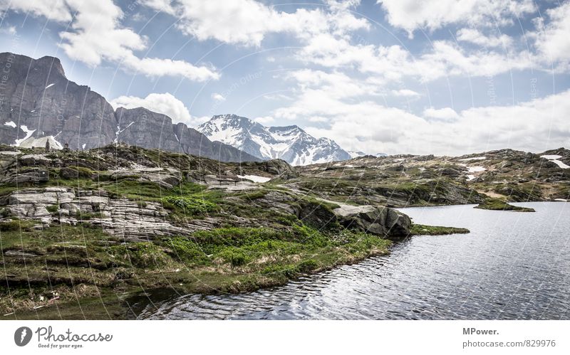 auf 2066m Umwelt Natur Landschaft Wolken Schönes Wetter Felsen Alpen Berge u. Gebirge Gipfel Schneebedeckte Gipfel Seeufer trist Schweiz san bernardino