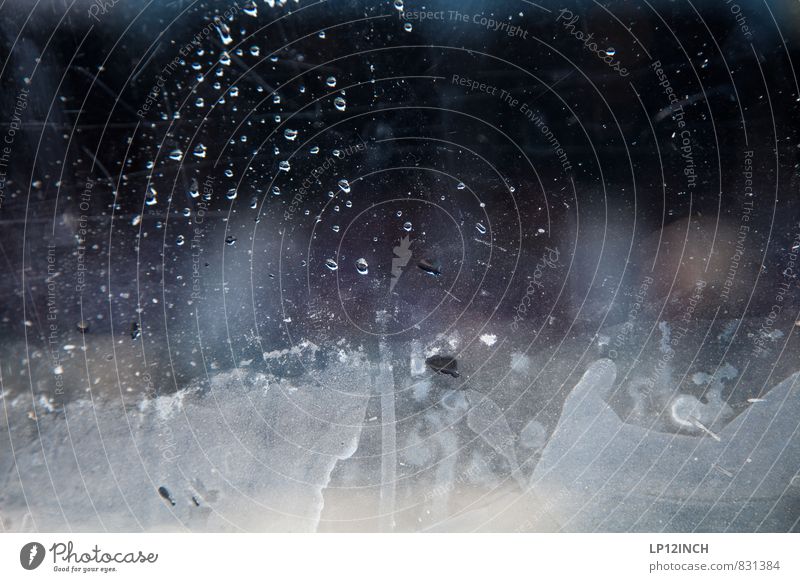 MOCK Kunst Wassertropfen Glas dreckig Flüssigkeit hässlich trashig Design Surrealismus Sediment Fleck spritzen Fensterscheibe Hintergrundbild Kratzer Farbfoto