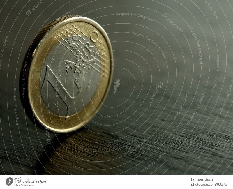 nen Euro Geld Geldmünzen Kapitalwirtschaft Einkommen 1 Holz Tisch Money Business
