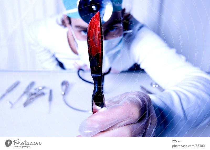 doctor "kuddl" - skalpell 7 fortsetzen gegen Zange klemmen Arbeitsunfall Arzt Krankenhaus Chirurg Skalpell Gesundheitswesen Mundschutz Spiegel Handschuhe