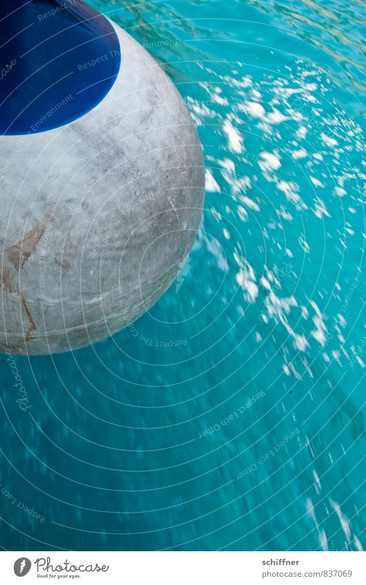 Wrecking ball Wasser Meer Schifffahrt nass Geschwindigkeit blau türkis Wasserfahrzeug Segeln Schiffsrumpf Politische Bewegungen Bewegungsunschärfe