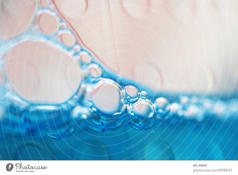 Seifenblasen II Wasser Kunststoffverpackung Schwimmen & Baden berühren Bewegung ästhetisch Flüssigkeit rund Stadt blau weiß Design Duft Farbe Körperpflege