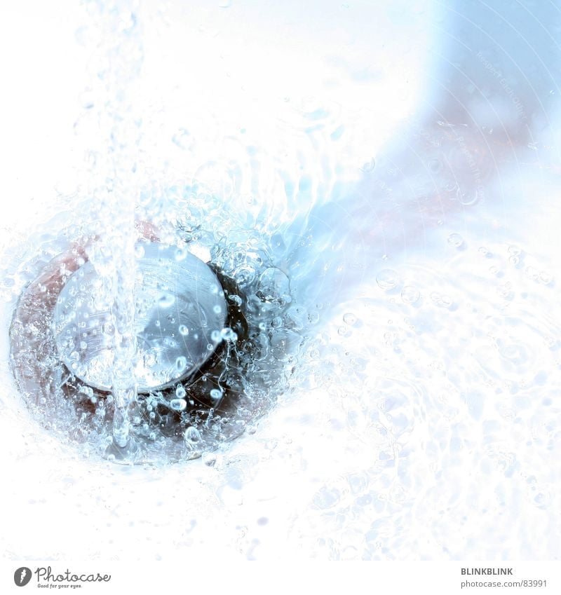 splash splash fließen nass feucht weiß Sauberkeit Bad Wasserstrahl Umwelt abfluss. schatten spritzen Waschen Dusche (Installation) Wassertropfen