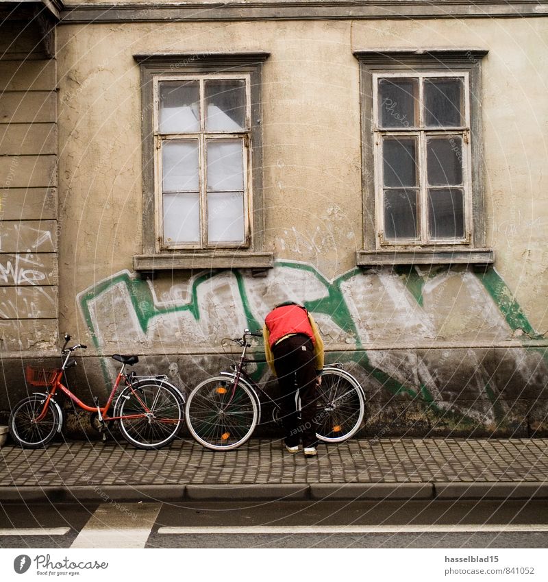 t(h)ief Lifestyle Stil Design exotisch Freude sparen Sightseeing Städtereise Fahrradtour Fahrradfahren Schule Studium lernen Mensch Junger Mann Jugendliche 1