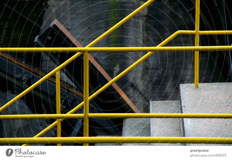 aufgeteilt | oben füllen gelb Warnfarbe Muster Maschine quer Schleuse Gewässer Wasserfahrzeug Eisen Stahl lackiert diagonal horizontal vertikal Richtung