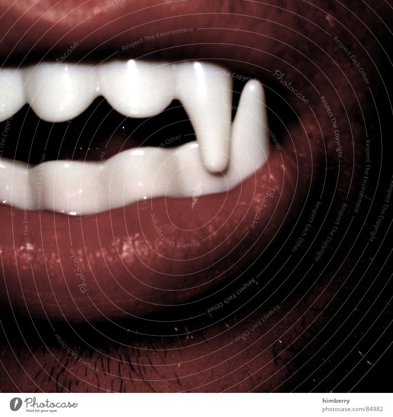 wenn nicht jetzt wann dann? ;-) Dracula Vampir Karneval Angst Panik Freude Mund Maske Zähne
