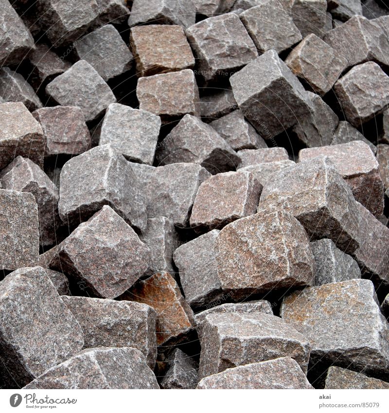 Hart wie Granit 2 Steinhaufen Quader Haufen Mineralien Erde Sand Industrie feldspat gneiß auf einen Haufen werfen zusammenwerfen Würfel kubus Stapel akai