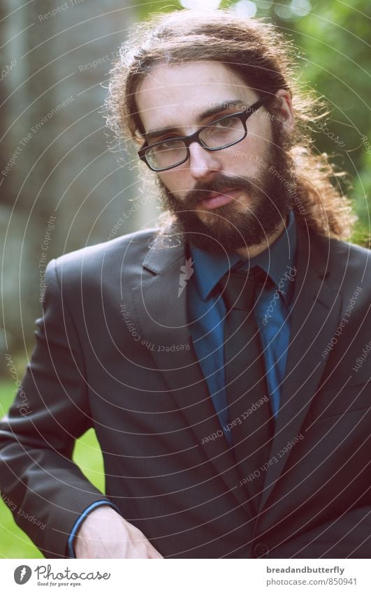 Looking sharp Mensch maskulin Junger Mann Jugendliche Erwachsene 1 18-30 Jahre Bekleidung Anzug Krawatte Brille brünett langhaarig Zopf Bart Vollbart ästhetisch