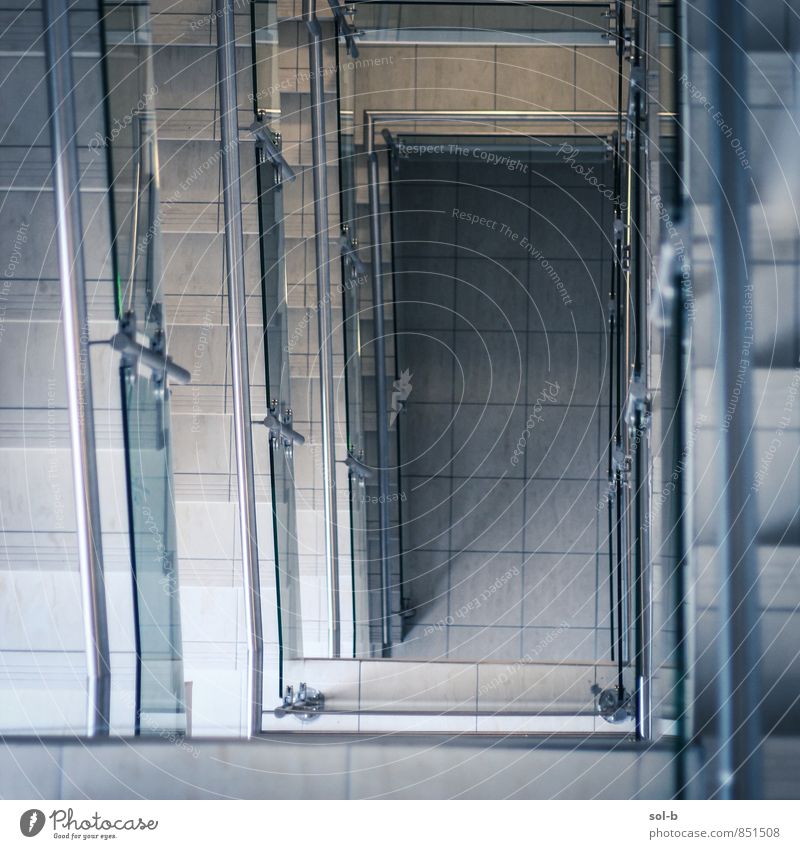 vrtx Lifestyle Reichtum elegant Arbeitsplatz Gebäude Architektur Treppe Glas Metall ästhetisch grau Ende Fliesen u. Kacheln Geländer Treppenhaus herunterkommen