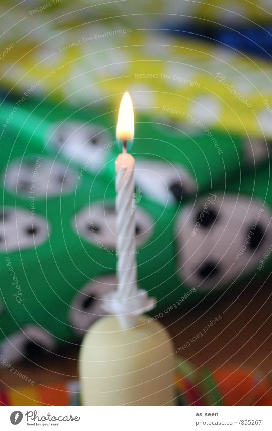 Jungengeburtstag Feste & Feiern Weihnachten & Advent Geburtstag Papier Verpackung Paket Kerze Fußball leuchten Freundlichkeit positiv Wärme gelb grün weiß Glück