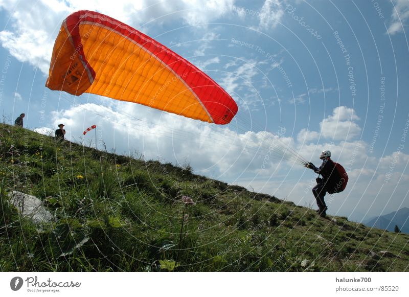 flugangst Fallschirm springen Höhenflug Gleitschirmfliegen Abheben Extremsport soprt Luftverkehr