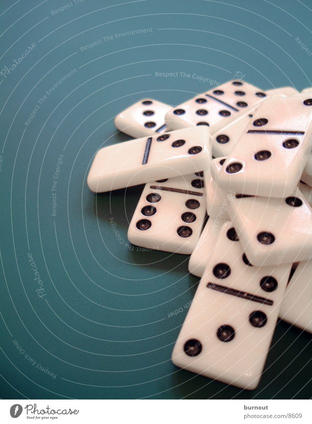 Domino Spielen Dominosteine weiß grün Gesellschaftsspiele planen Freizeit & Hobby