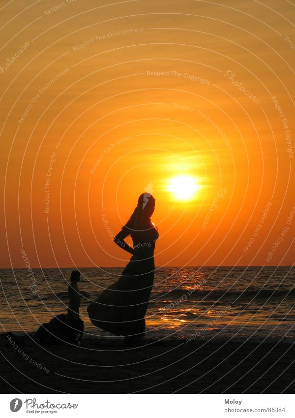 Beachgirl Sonnenuntergang Goa Indien Abenddämmerung Meer Indischer Ozean Romantik Ferien & Urlaub & Reisen Badestelle Freizeit & Hobby schön Sommer