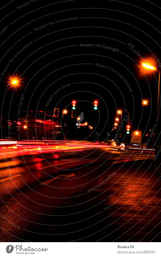 Mitternachtstraum Langzeitbelichtung Nacht geheimnisvoll Lastwagen unsichtbar Licht dunkel Blitze Beleuchtung fahren Lampe träumen Verkehrswege modern LB