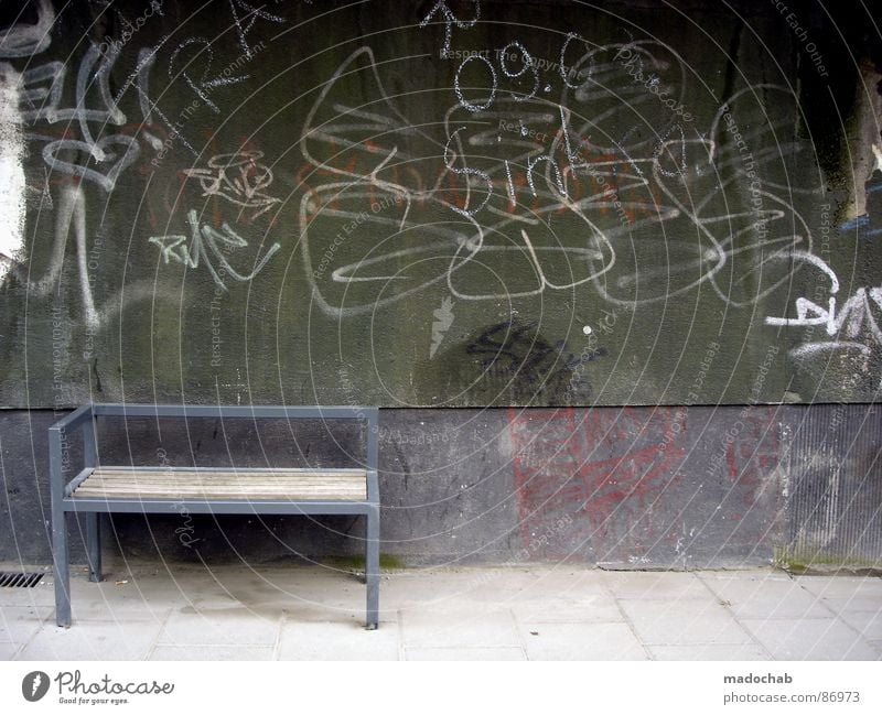 BILDERBUCHIDYLLE Sitzgelegenheit Graffiti Opportunismus Anpassung sortieren unterordnen einfach getrimmt stimmen Anomalie Verschiedenheit unterwerfen Management
